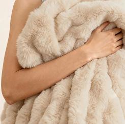 Beżowy Gruby Futrzany Koc z Mikrofibry 150x200 Bunny