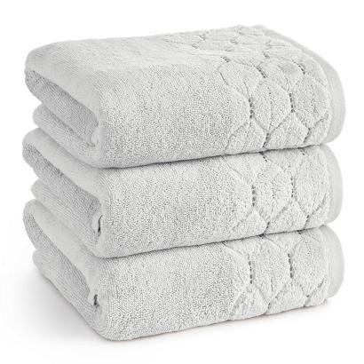 Ręcznik bawełniany LUMIA 50x90 Eurofirany srebrny z welurową bordiurą w geometryczny wzór