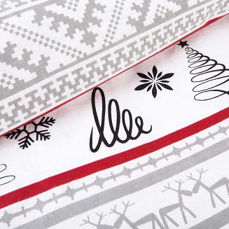 Pościel flanelowa FLANELOVE 160x200 świąteczny wzór chatki i choinek na białym tle