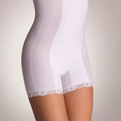 Majtki damskie z nogawkami i koronką Vanessa białe