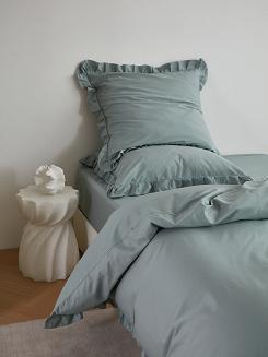 Pościel satyna bawełniana 220x200 Ruffy Premium szałwiowa z falbanką