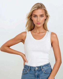 Prążkowana koszulka na szerokich ramiączkach Carlana biała