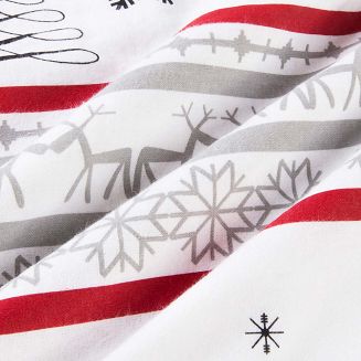 Pościel flanelowa FLANELOVE 140x200 świąteczny wzór chatki i choinek na białym tle