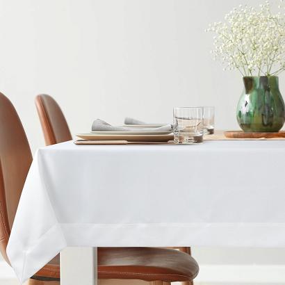 Obrus dekoracyjny LUCY 145x300 Eurofirany biały zdobiony kantą