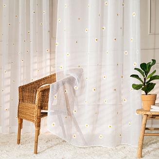 Firana gotowa na przelotkach na etaminie z ołowianką 140x250 BELLIS stokrotki biała