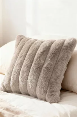 Poszewka dekoracyjna BUNNY 45x45 taupe Futrzana Puszysta Miła