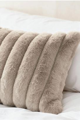 Poszewka dekoracyjna BUNNY 45x45 taupe Futrzana Puszysta Miła