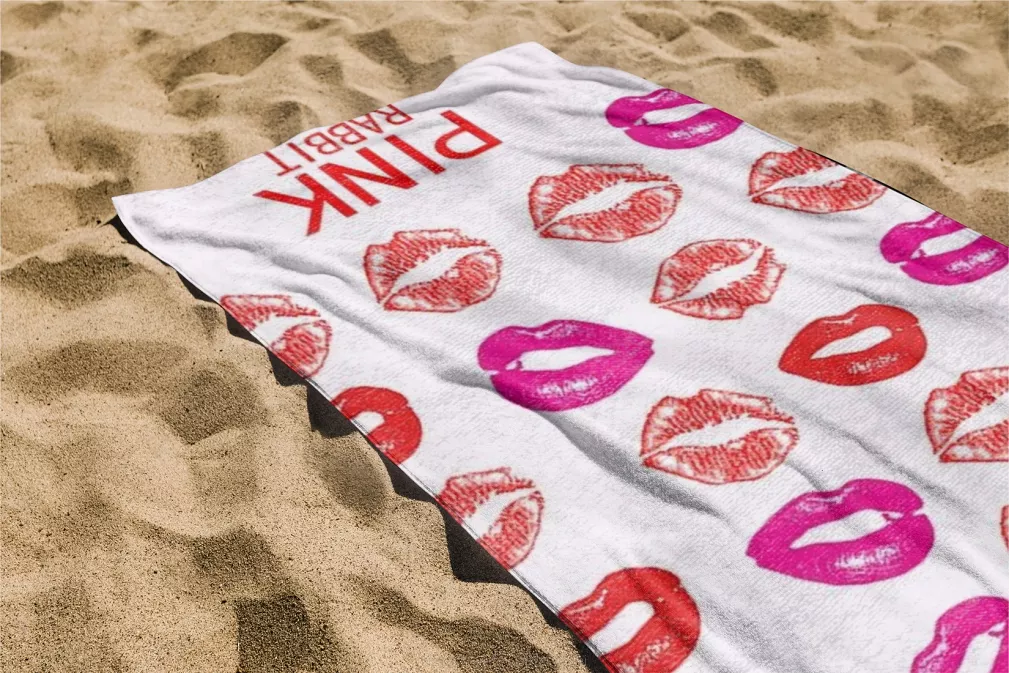 Ręcznik plażowy 70x140 biały kolorowe usta