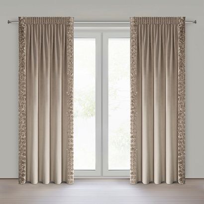 Zasłona gotowa na taśmie ROSES 140x270 Eva Minge Eurofirany ciemnobeżowa z pasami ozdobnych róż po bokach