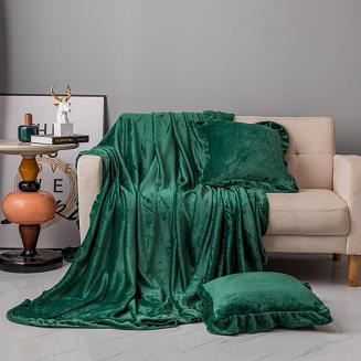 Koc narzuta Ruffly 200x220 butelkowa zieleń z falbankami