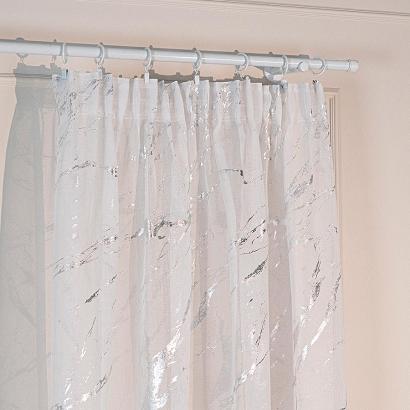 Firana gotowa na taśmie z ołowianką MARMA 140x250 biała ze srebrnym nadrukiem