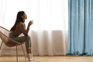 Zasłona gotowa na przelotkach VELVET SOFT 140x250 welurowa niebieska