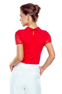 Bluzka damska z krótkim rękawem kołnierzykiem i koronką Ola Eldar czerwona