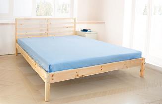 Pościel haftowana z prześcieradłem 200x220 niebieska