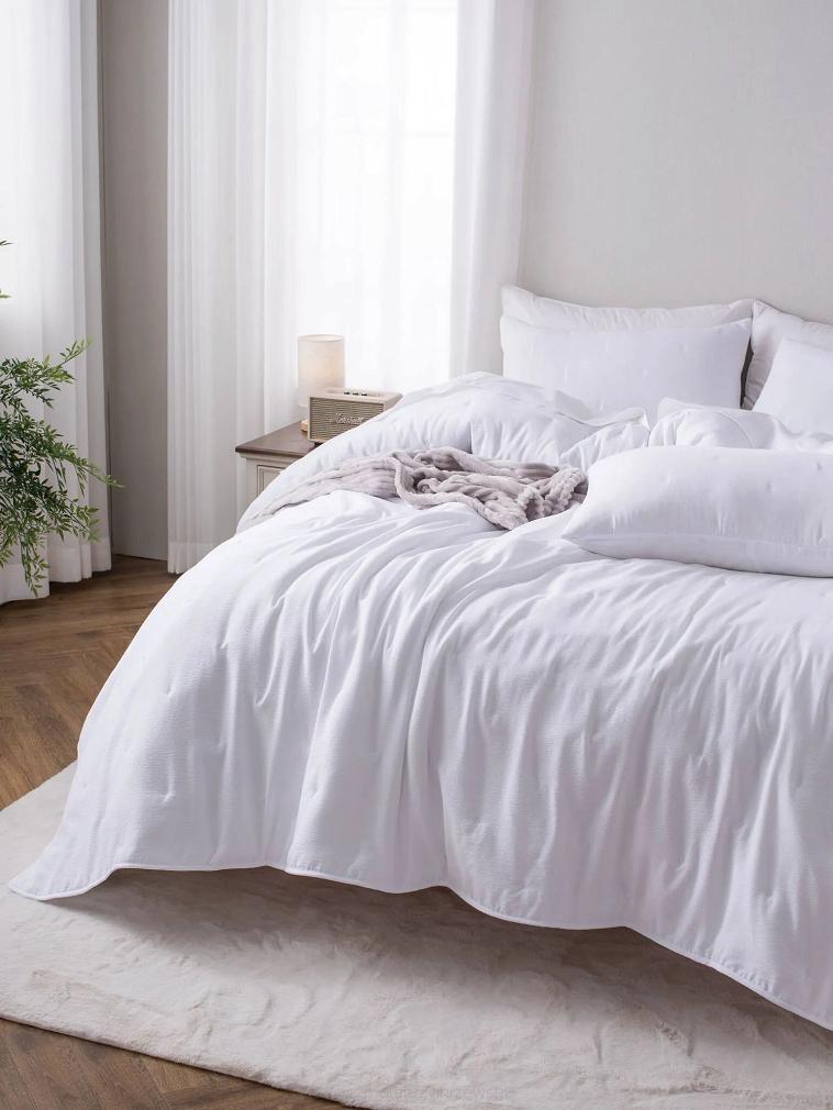 Narzuta dekoracyjna fakturowana Dotta 240x220 biała z haftem kropek