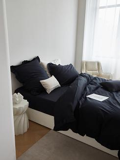 Pościel satyna bawełniana 160x200 Ruffy Premium czarna z falbanką