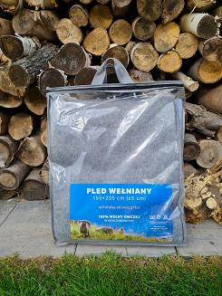 Koc wełniany jednobarwny z jasnymi frędzlami grafitowy