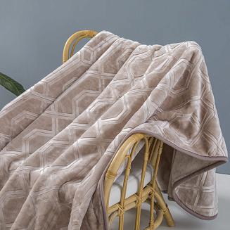 Koc akrylowy na fotel tłoczony VITO 200x220 geometryczny wzór taupe