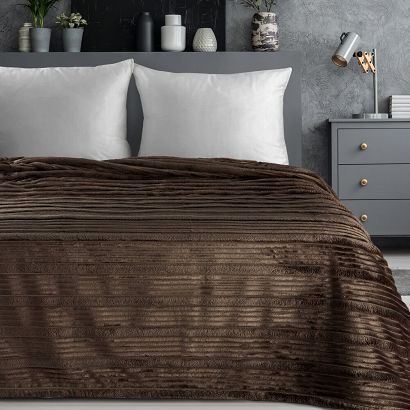 Koc narzuta NINA 220x200 Eurofirany ciemnobrązowy niezwykle miękki w przestrzenne pasy