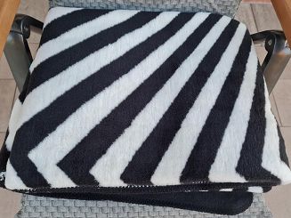 Koc bawełniano-akrylowy 150x200 geometryczna zebra