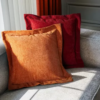 Poszewka dekoracyjna ELEGANT2 55x55 Eva Minge Eurofirany bordowa szenilowa