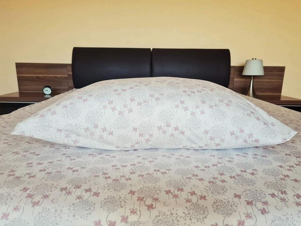 Pościel jersey 160x200 kremowa różowa wiatraczki