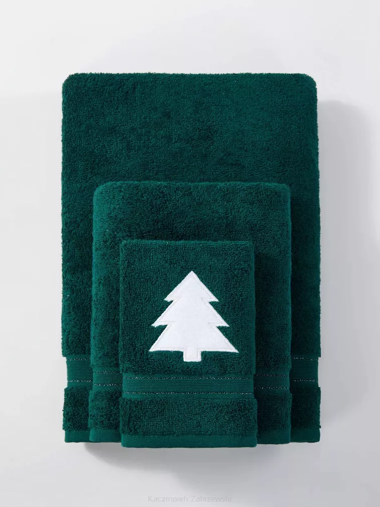 Świąteczny ręcznik bawełniany CHRISTMAS TREE 50x90 butelkowy z haftem choinki