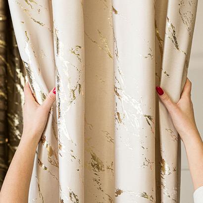 Zasłona gotowa na przelotkach MARMA 140x250 kremowa ze złotym nadrukiem