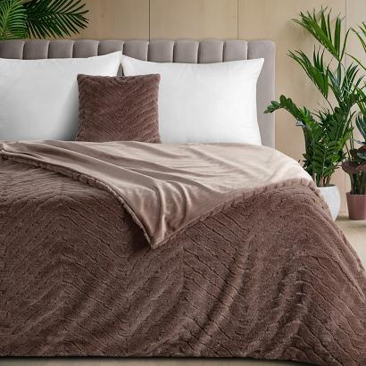 Koc narzuta KATE 150x200 Eurofirany ciemnobeżowy futrzany puszysty z efektem 3D