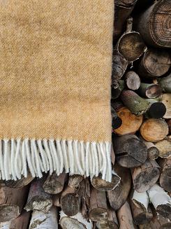 Koc wełniany jednobarwny z frędzlami camel