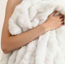 Biały Gruby Futrzany Koc z Mikrofibry 150x200 Bunny