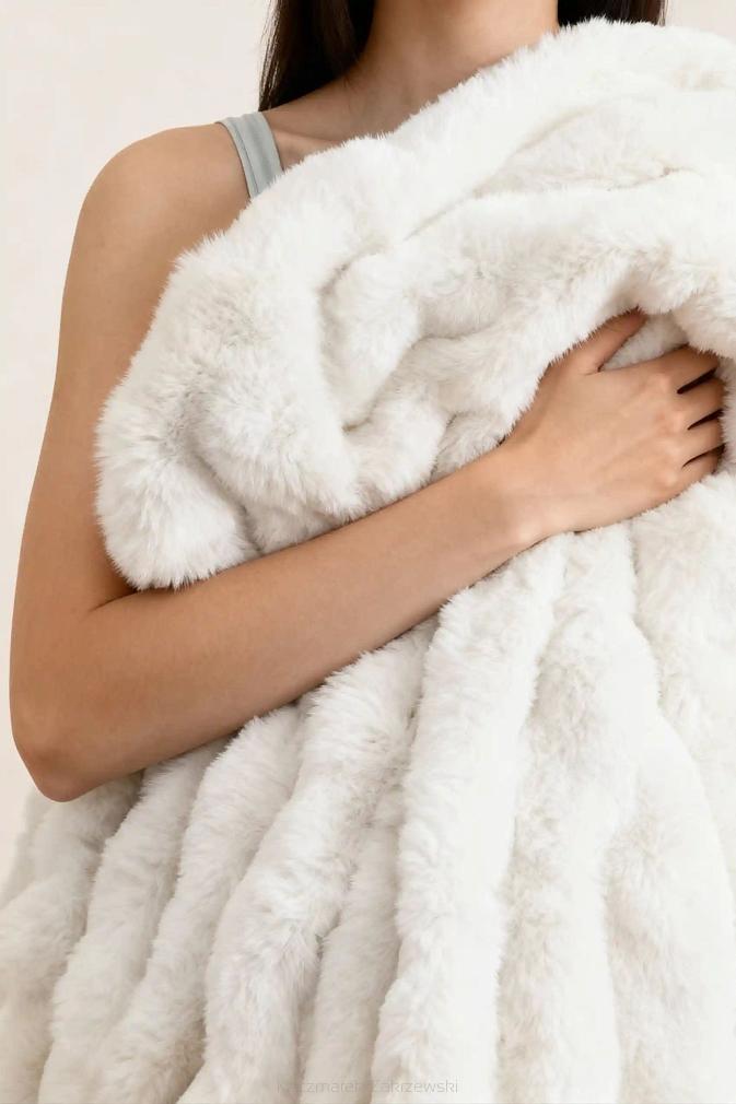 Biały Gruby Futrzany Koc z Mikrofibry 150x200 Bunny