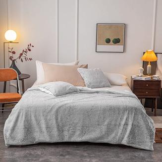 Poszewka dekoracyjna Rabbit 45x45 szara futrzana