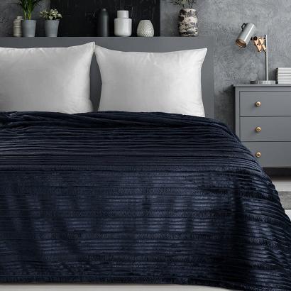 Koc narzuta NINA 220x200 Eurofirany granatowy niezwykle miękki w przestrzenne pasy