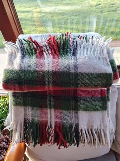 Koc wełniany z frędzlami 160x200 kratka szkocka