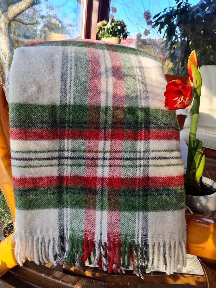 Koc wełniany z frędzlami 160x200 kratka szkocka