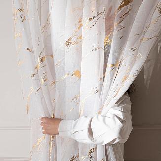 Firana gotowa na przelotkach z ołowianką MARMA 140x250 biała ze złotym nadrukiem