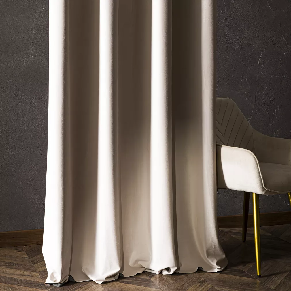Zasłona gotowa na taśmie BLACKOUT VELVET 140x240 kremowa