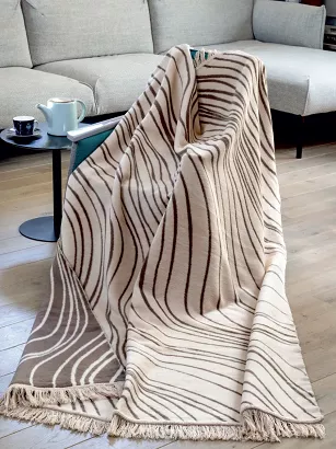 Koc bawełniano-akrylowy 150x200 beżowe brązowe linie