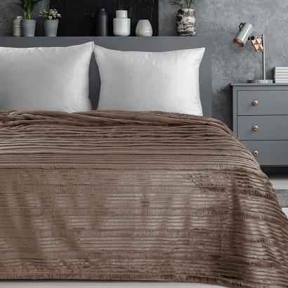 Koc narzuta NINA 220x200 Eurofirany beżowy niezwykle miękki w przestrzenne pasy