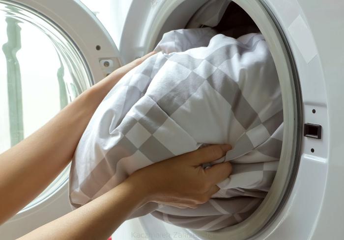 Pranie kołdry krok po kroku – jak prać kołdrę?